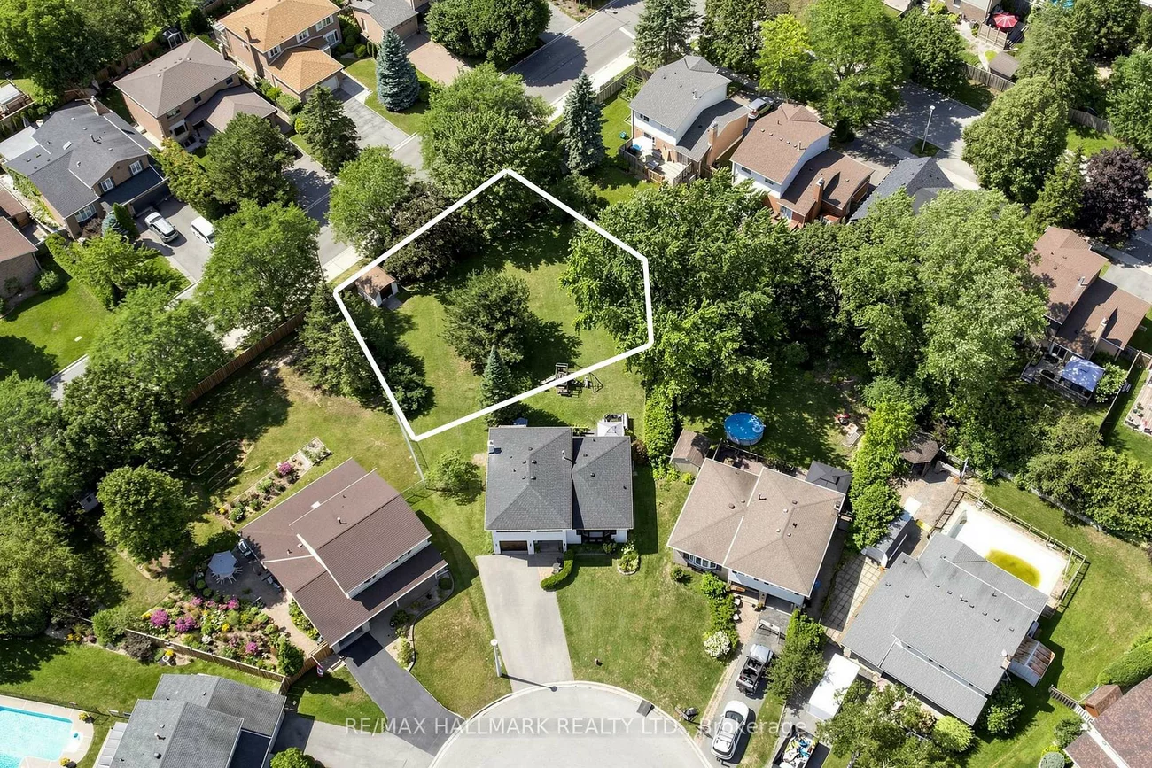 103, Spruce, Aurora Village, Aurora