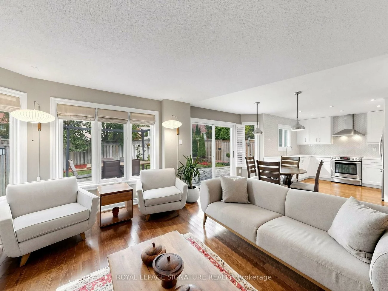 81, Pinnacle, Bayview Wellington, Aurora
