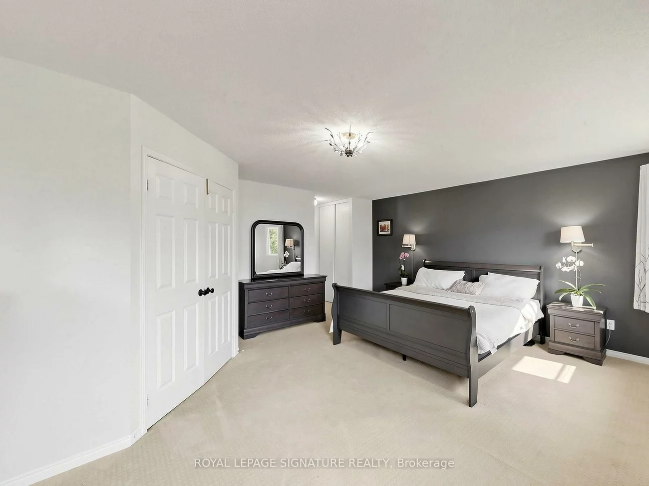 81, Pinnacle, Bayview Wellington, Aurora