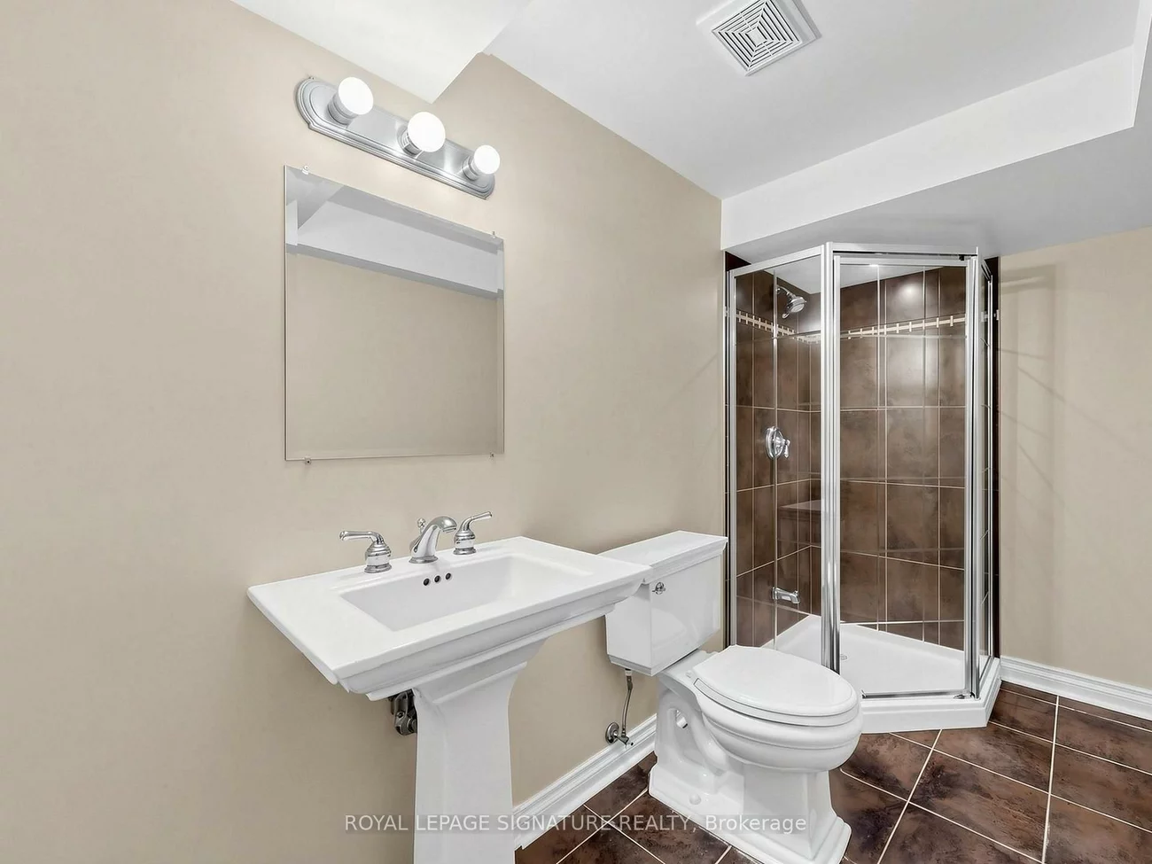 81, Pinnacle, Bayview Wellington, Aurora