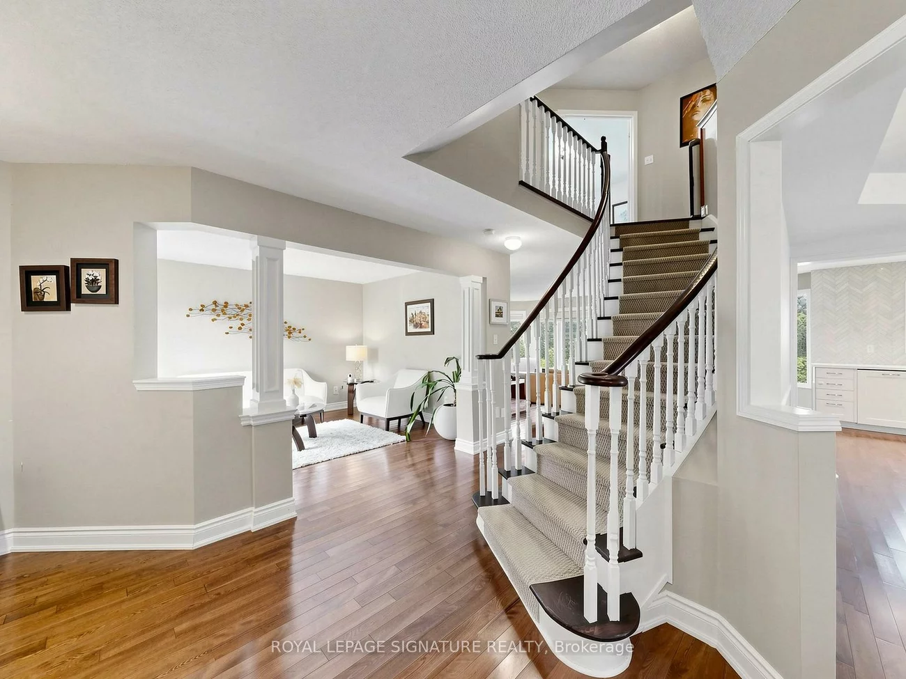 81, Pinnacle, Bayview Wellington, Aurora