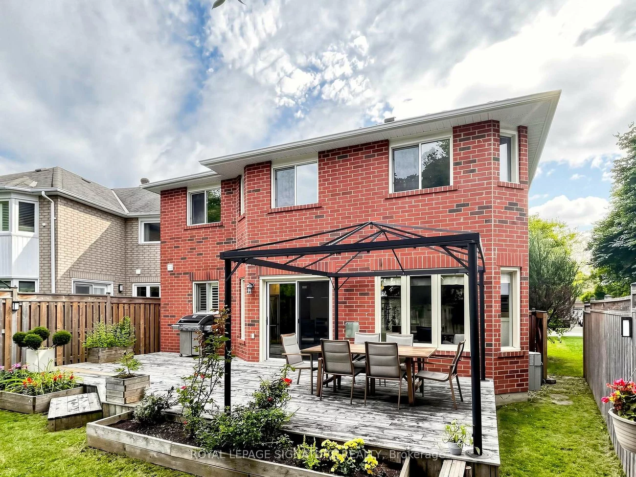 81, Pinnacle, Bayview Wellington, Aurora