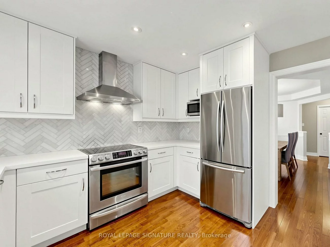 81, Pinnacle, Bayview Wellington, Aurora