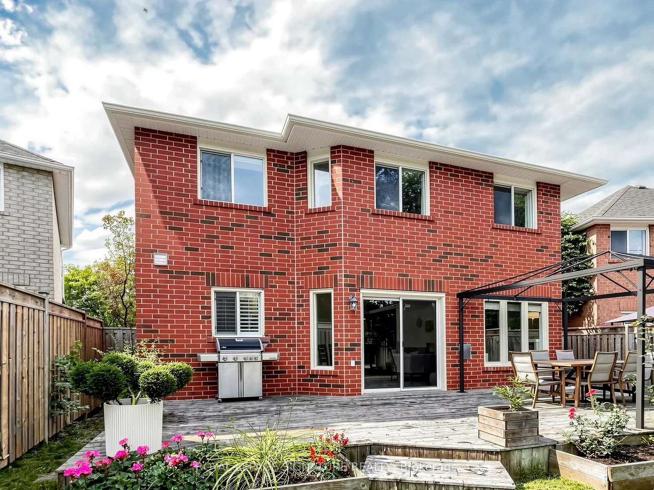 81, Pinnacle, Bayview Wellington, Aurora