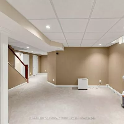 81, Pinnacle, Bayview Wellington, Aurora