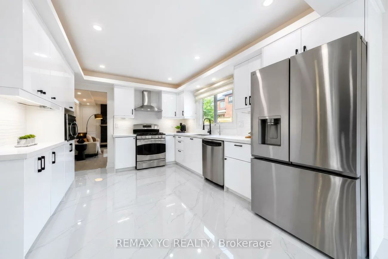 4, Simmons, Aurora Highlands, Aurora