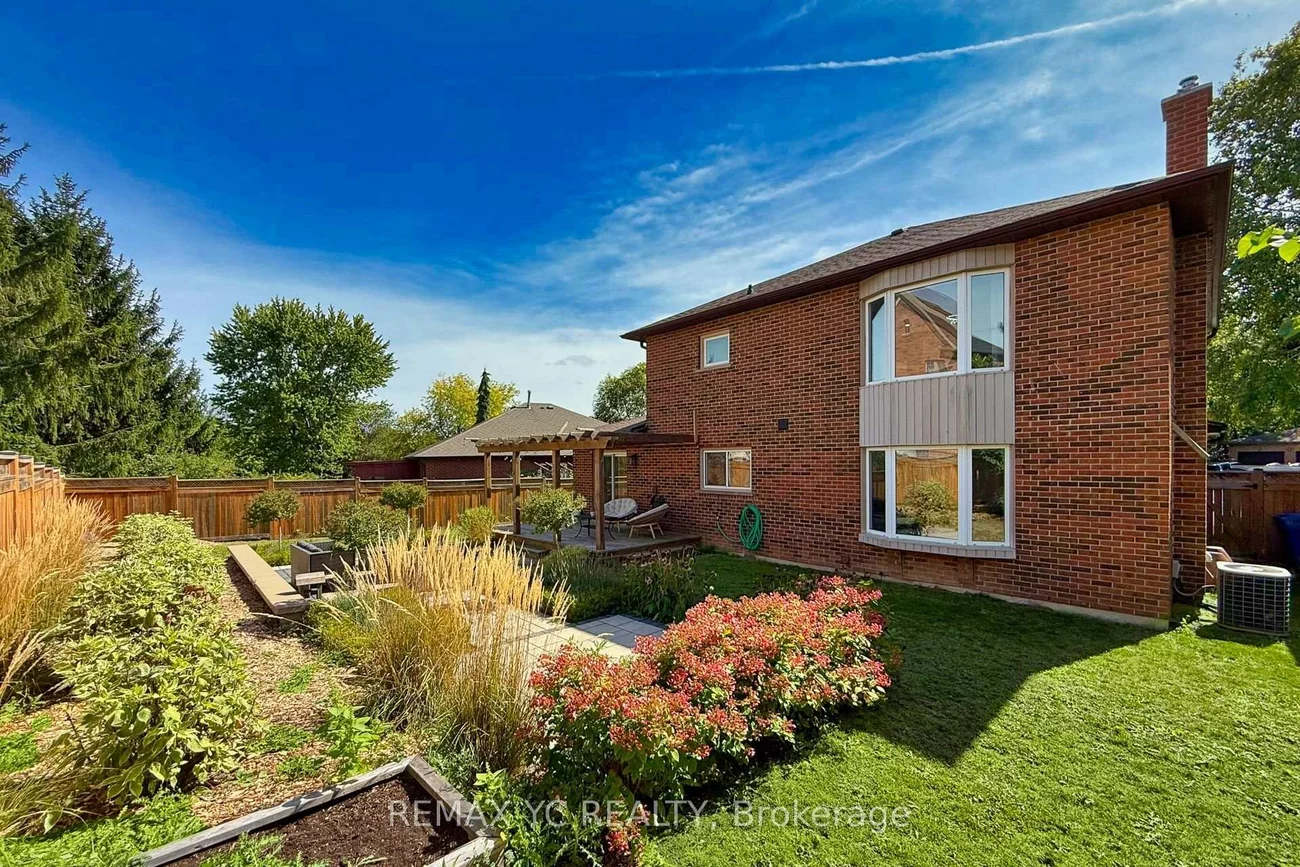 4, Simmons, Aurora Highlands, Aurora