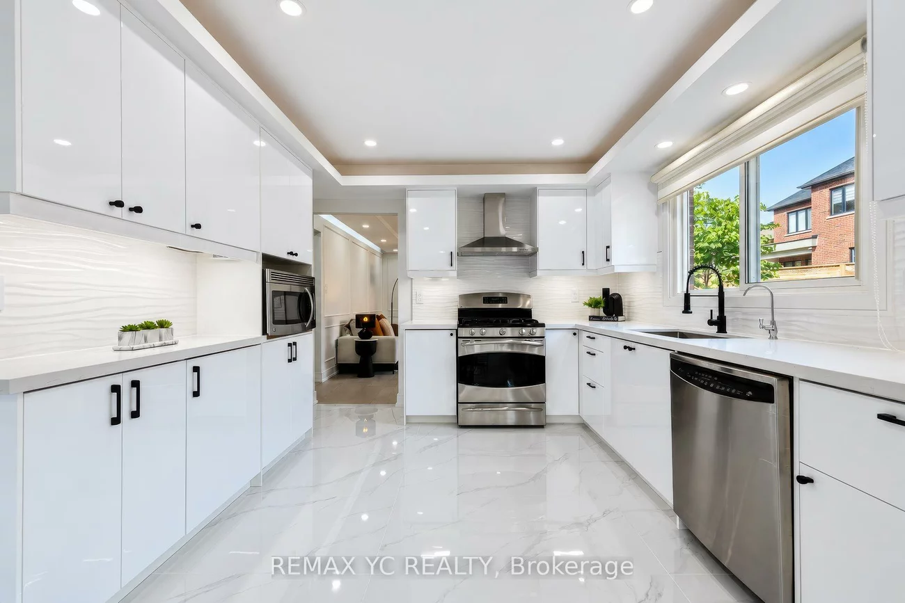 4, Simmons, Aurora Highlands, Aurora