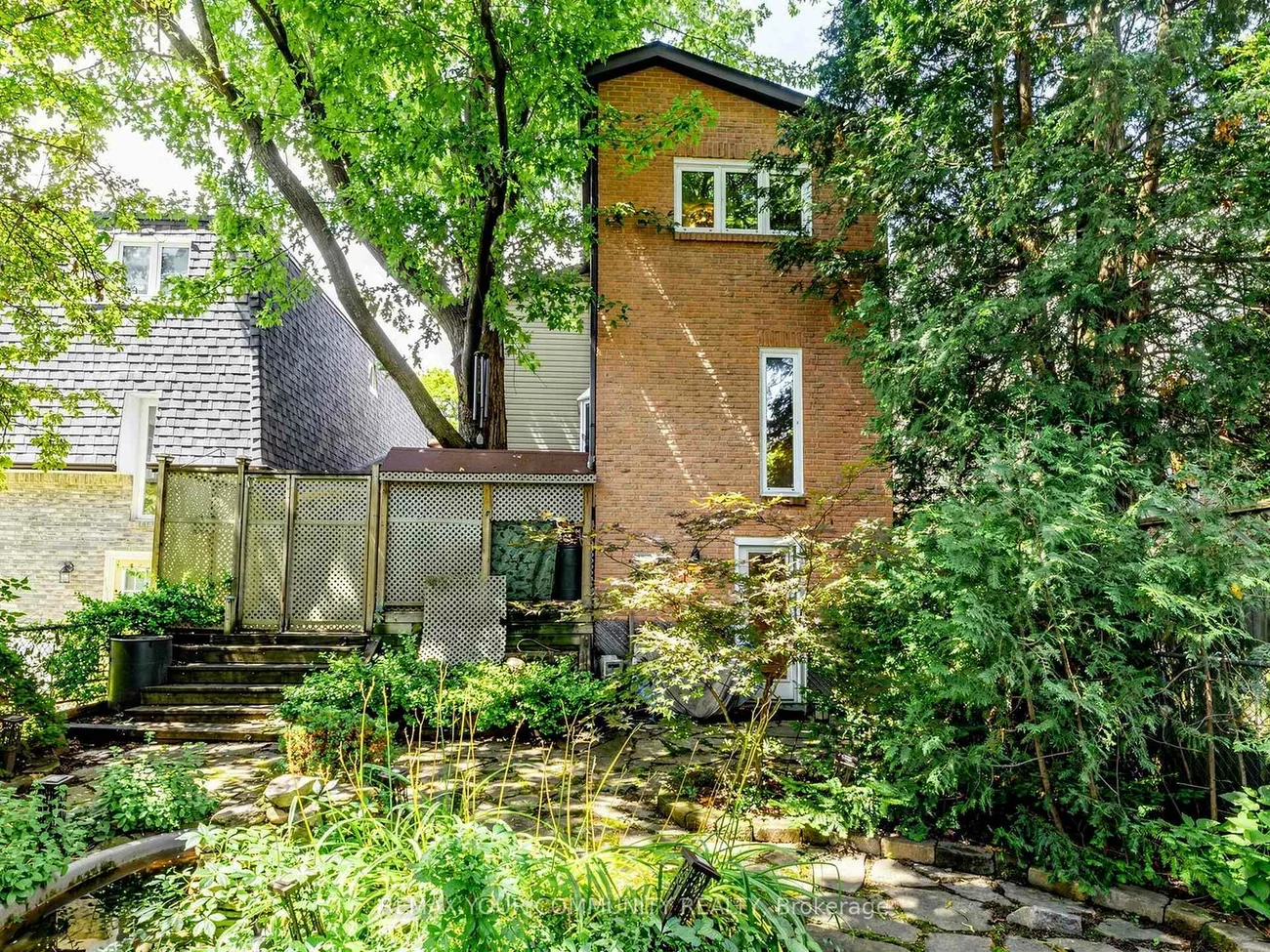 75, St. Andrews, Hills of St Andrew, Aurora