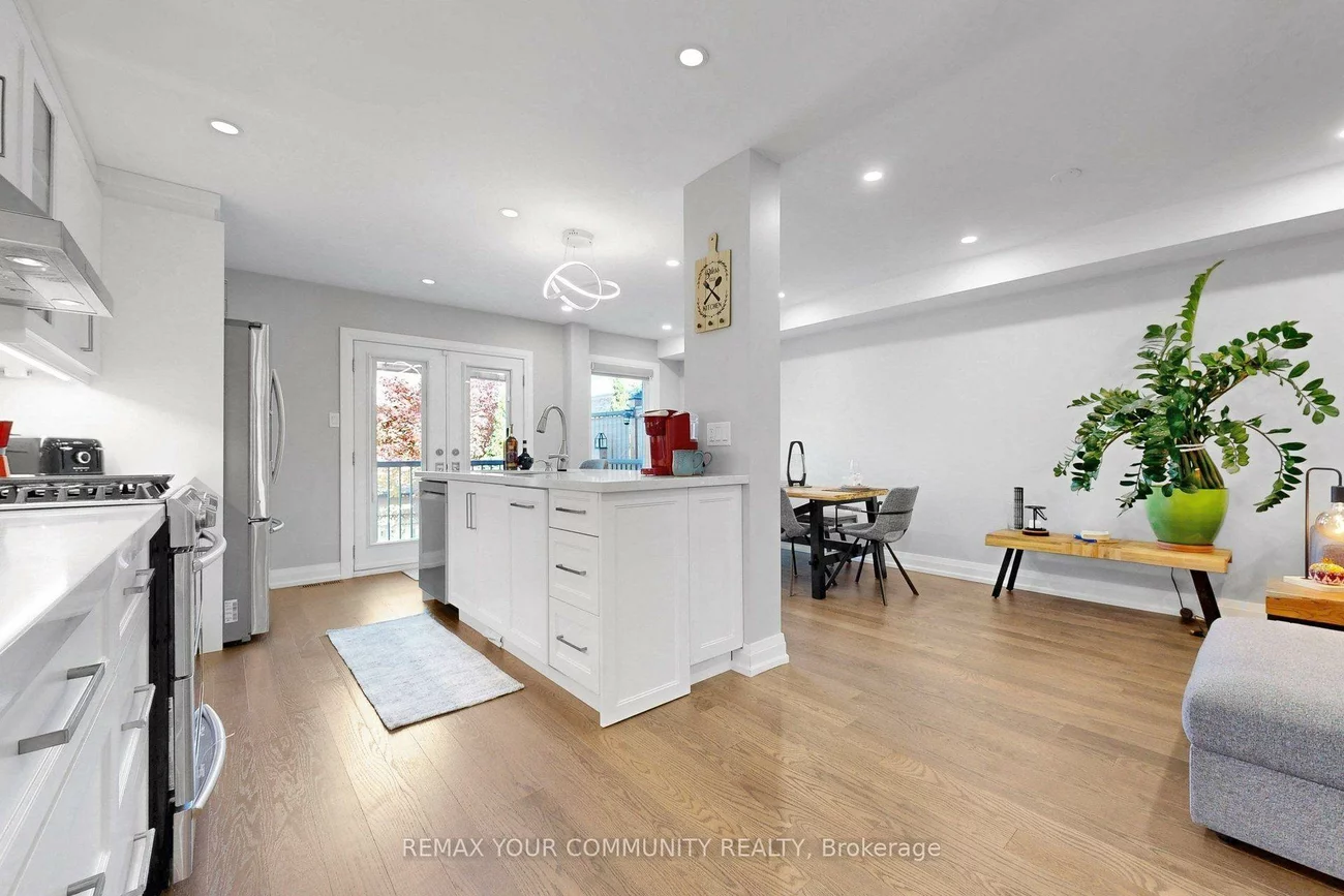 64, Mugford, Bayview Wellington, Aurora