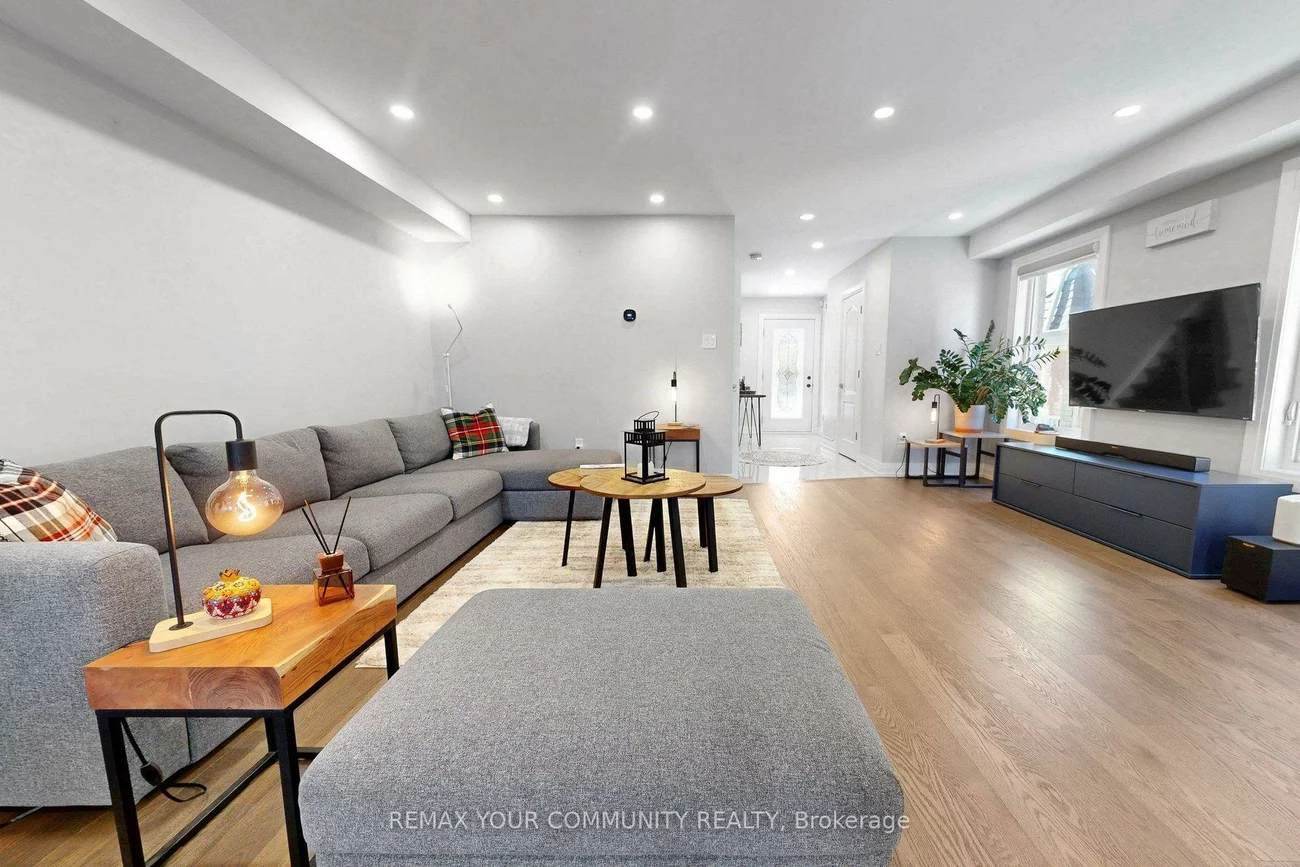 64, Mugford, Bayview Wellington, Aurora