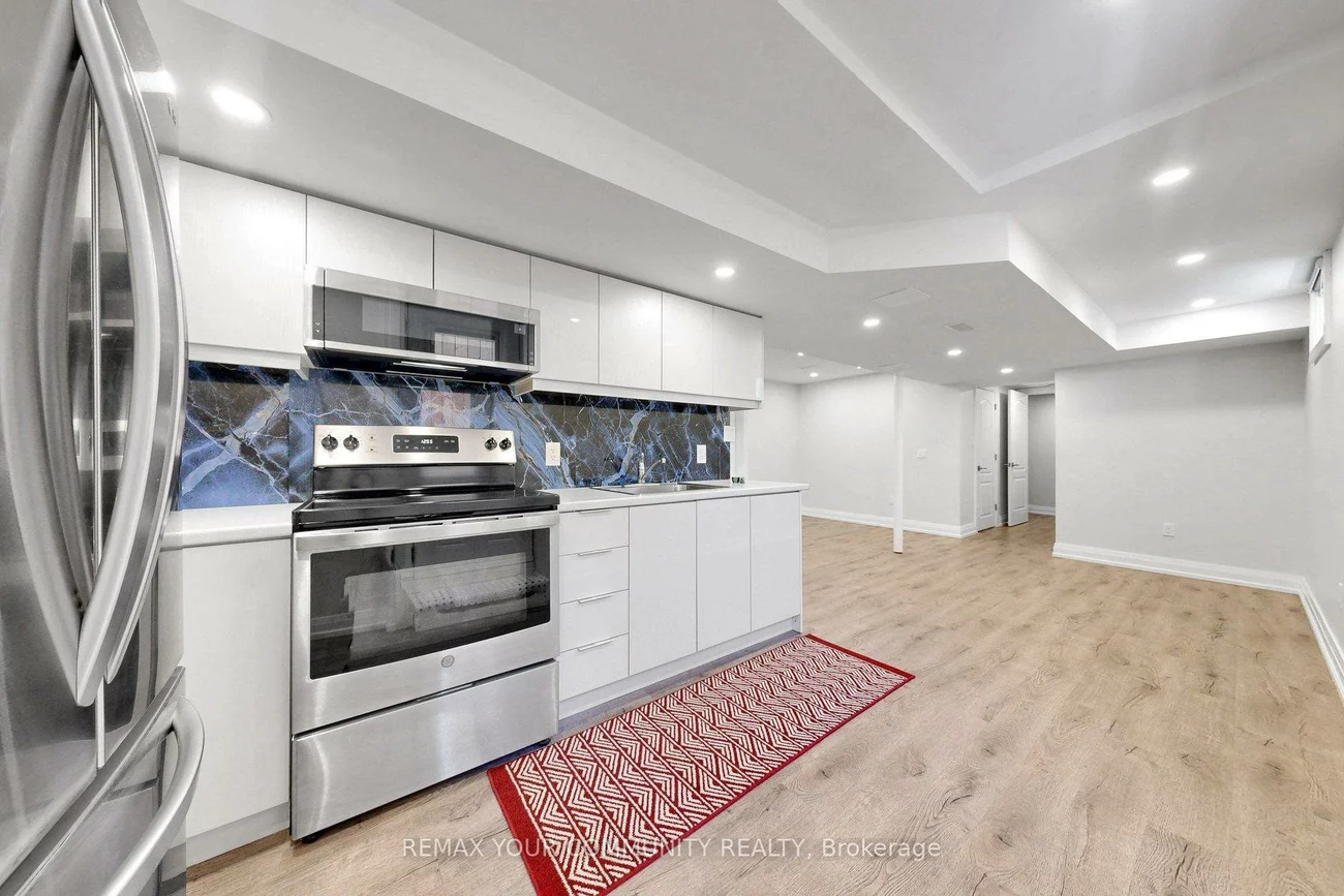 64, Mugford, Bayview Wellington, Aurora