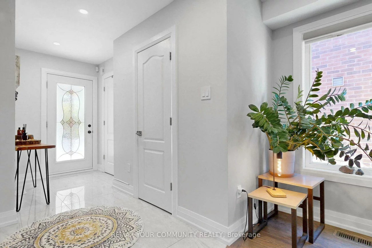 64, Mugford, Bayview Wellington, Aurora