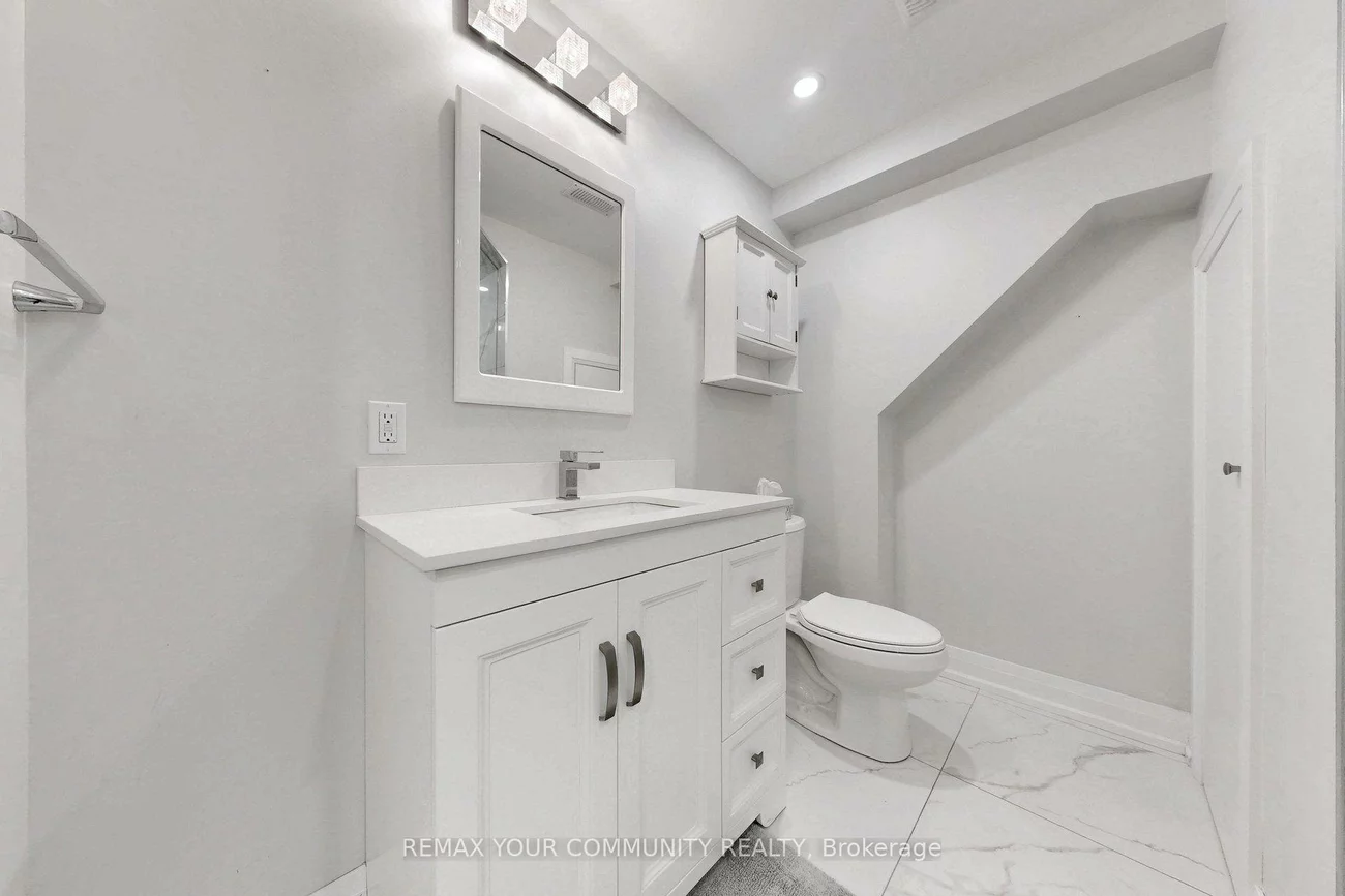 64, Mugford, Bayview Wellington, Aurora