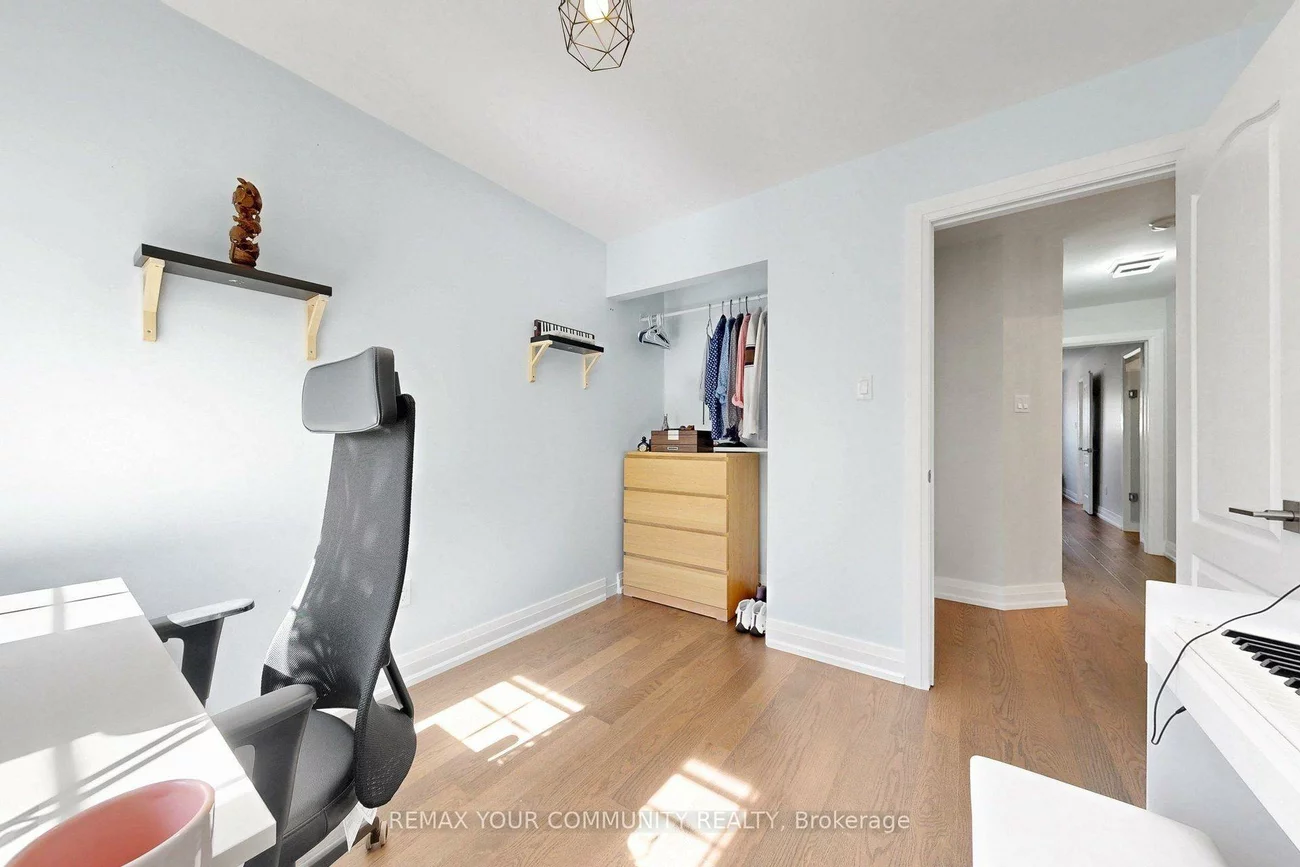 64, Mugford, Bayview Wellington, Aurora