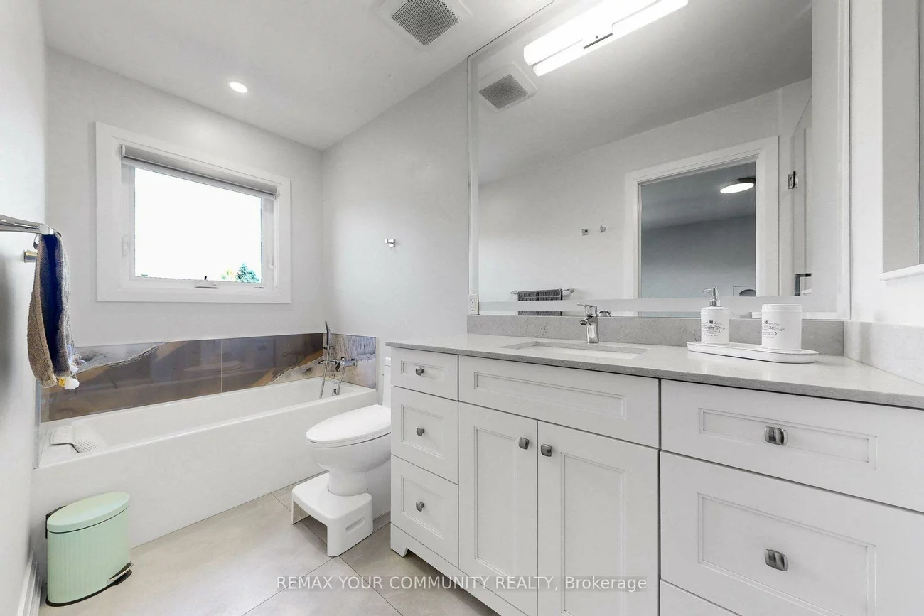 64, Mugford, Bayview Wellington, Aurora