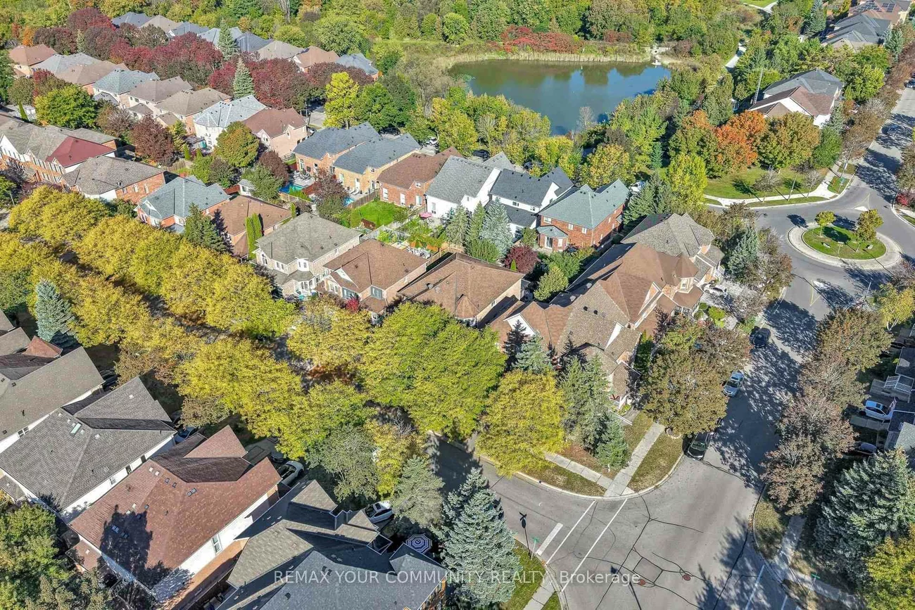 64, Mugford, Bayview Wellington, Aurora