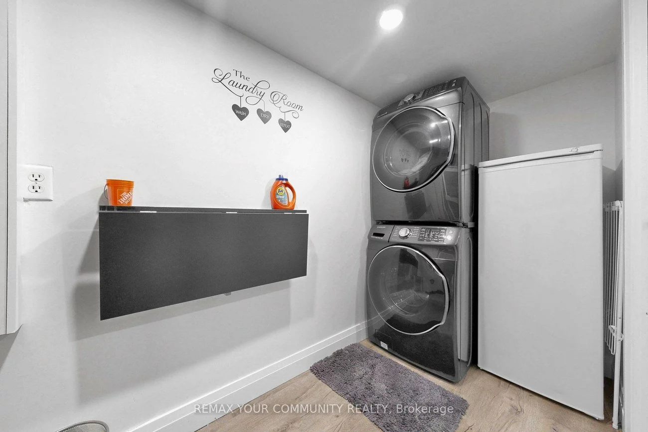 64, Mugford, Bayview Wellington, Aurora