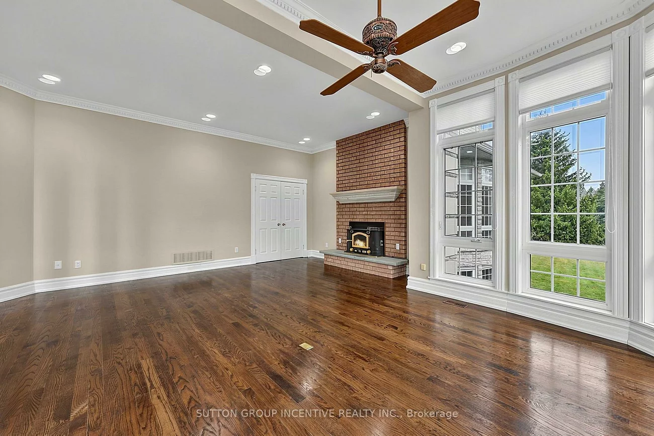 25, Bovair, Bayview Southeast, Aurora