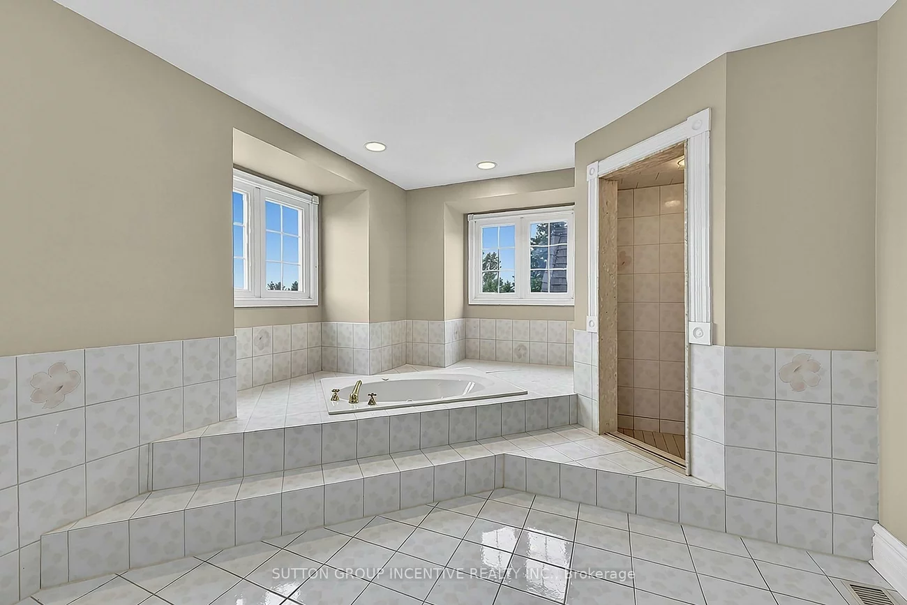 25, Bovair, Bayview Southeast, Aurora