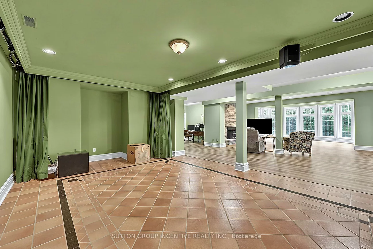 25, Bovair, Bayview Southeast, Aurora