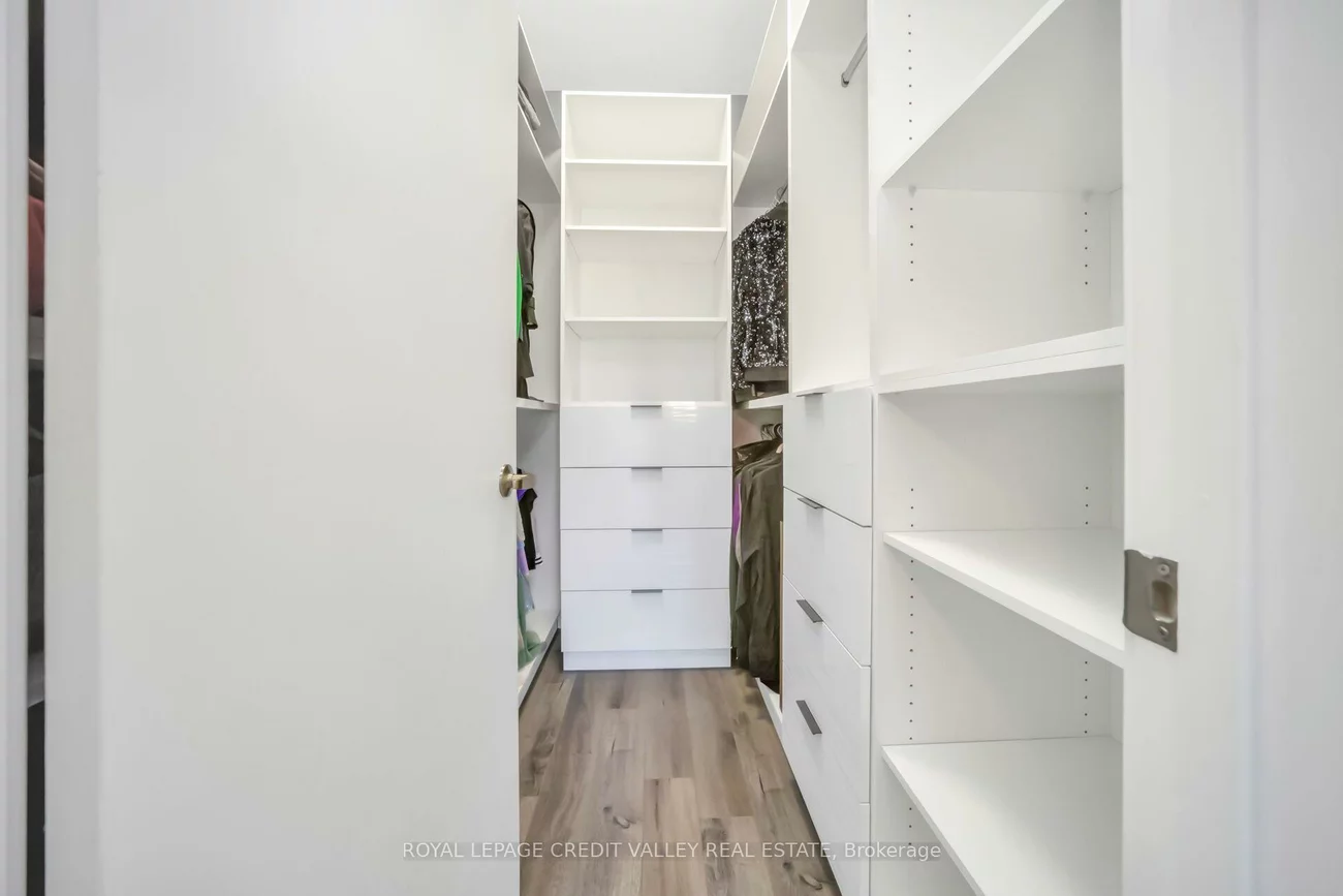 336, Elyse, Bayview Northeast, Aurora