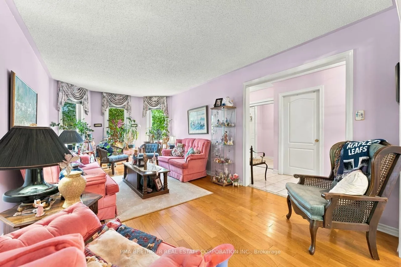 18, Deerglen, Aurora Grove, Aurora