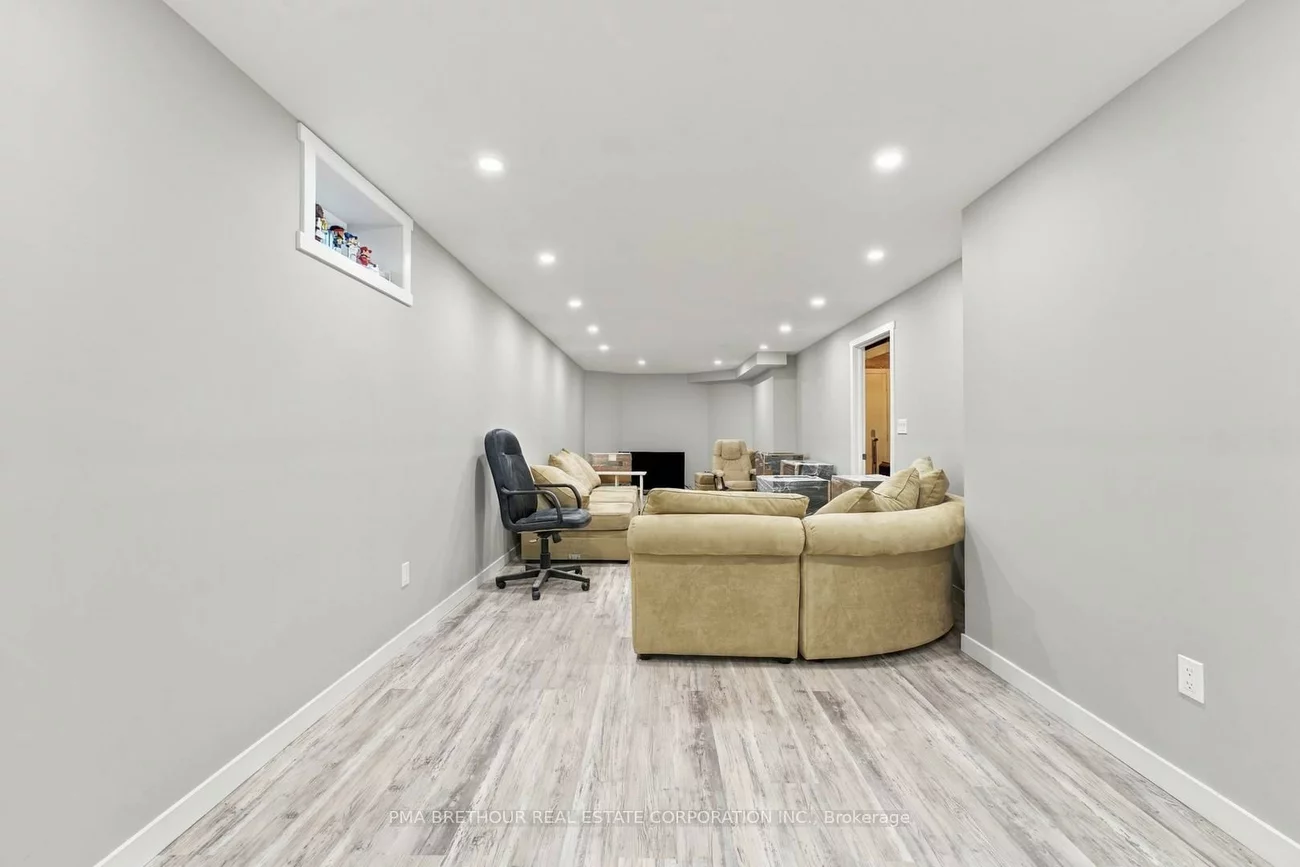 18, Deerglen, Aurora Grove, Aurora
