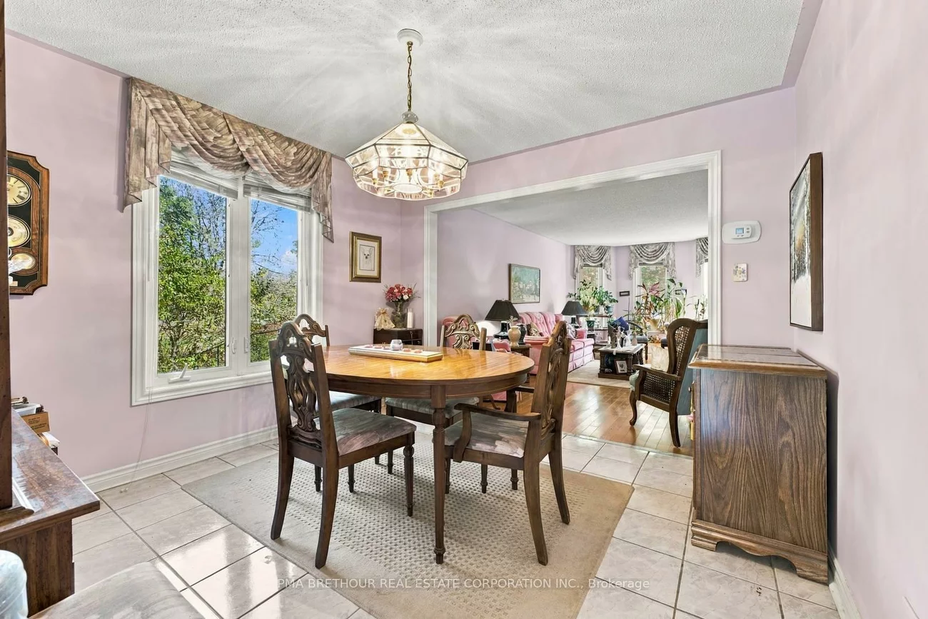 18, Deerglen, Aurora Grove, Aurora
