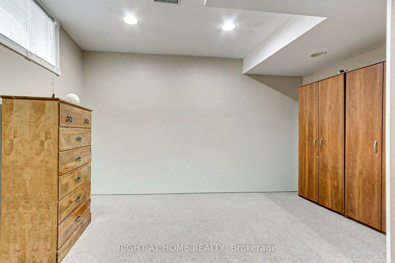 30, Kitimat, Aurora Heights, Aurora