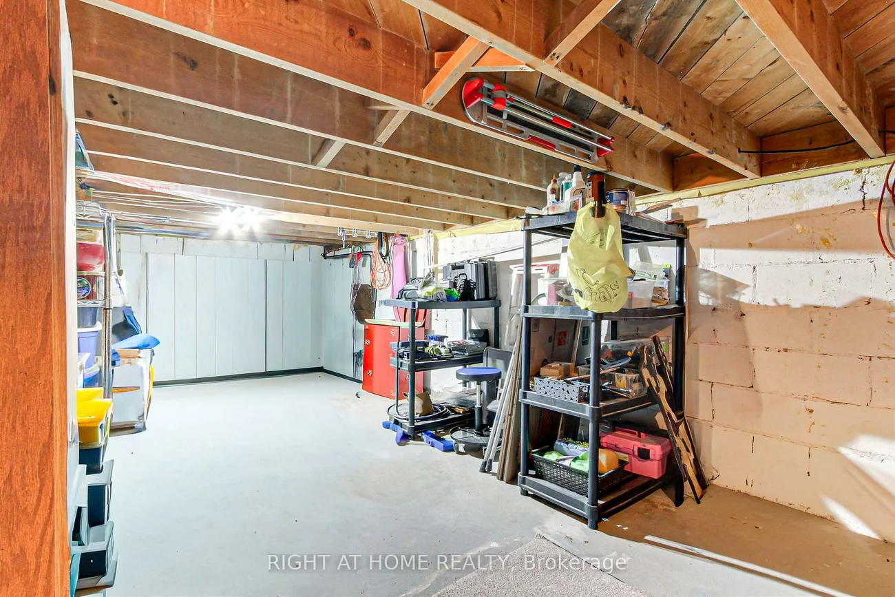 30, Kitimat, Aurora Heights, Aurora