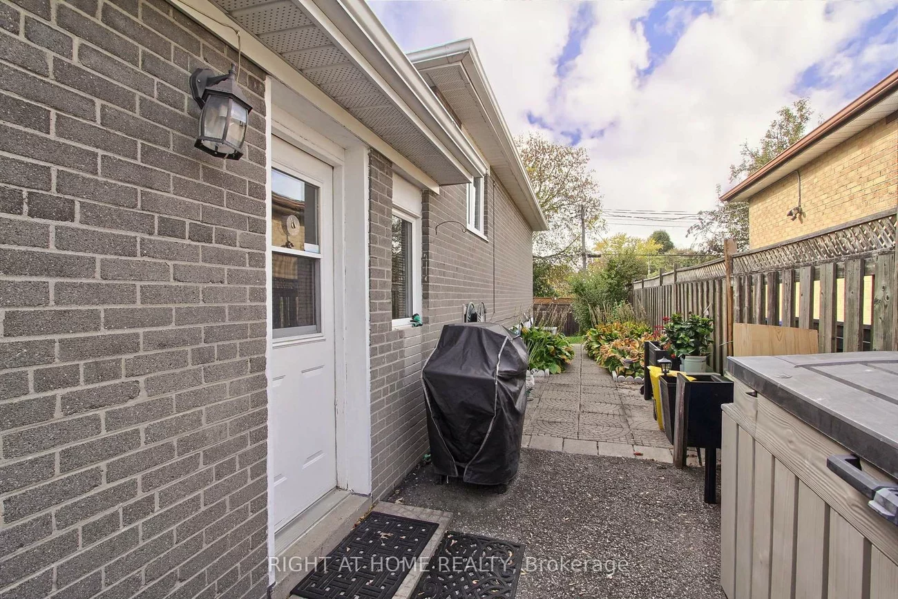30, Kitimat, Aurora Heights, Aurora