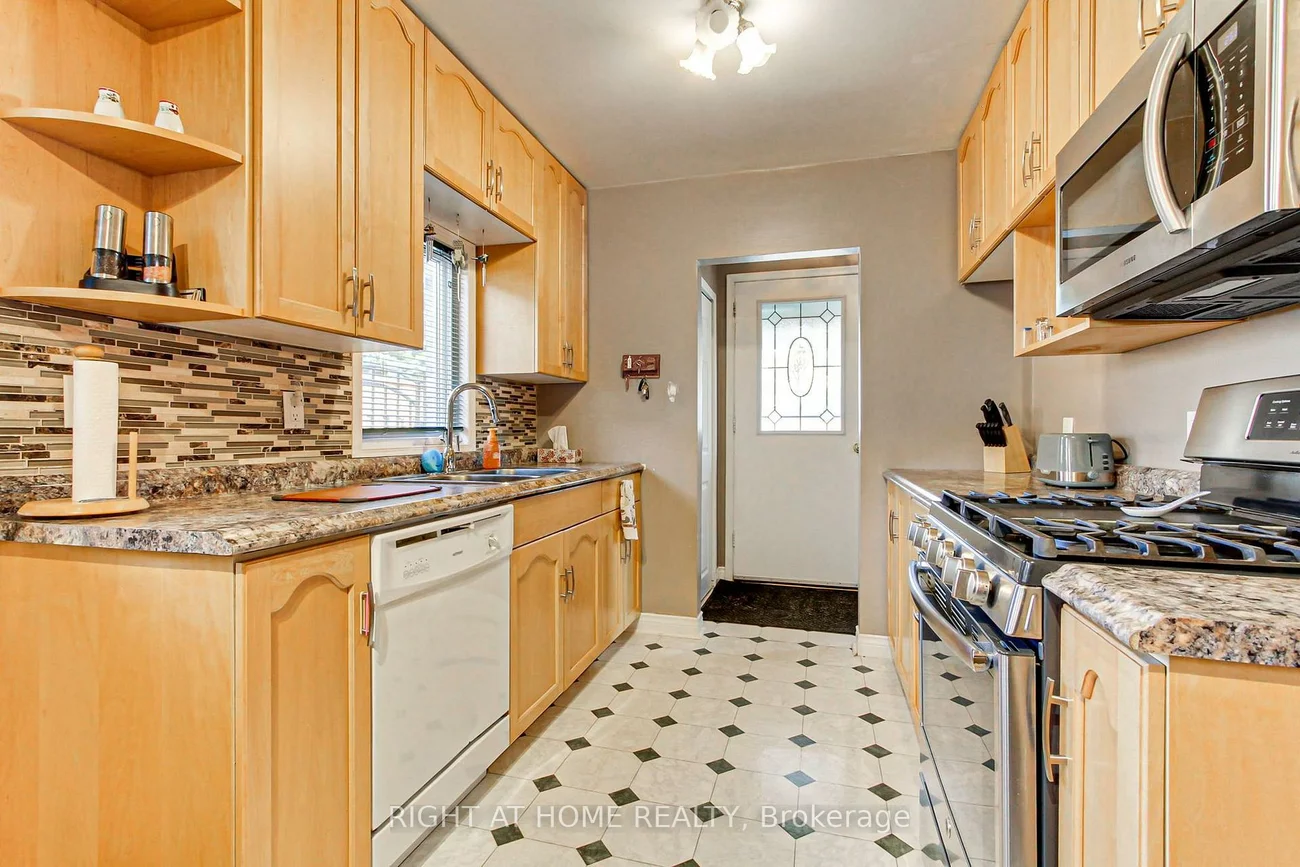 30, Kitimat, Aurora Heights, Aurora