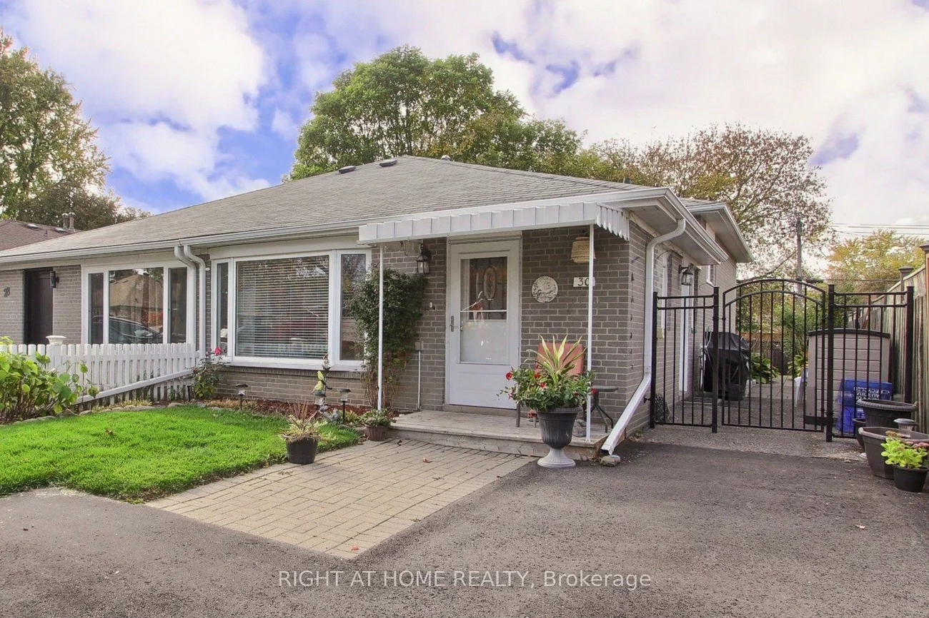 30, Kitimat, Aurora Heights, Aurora