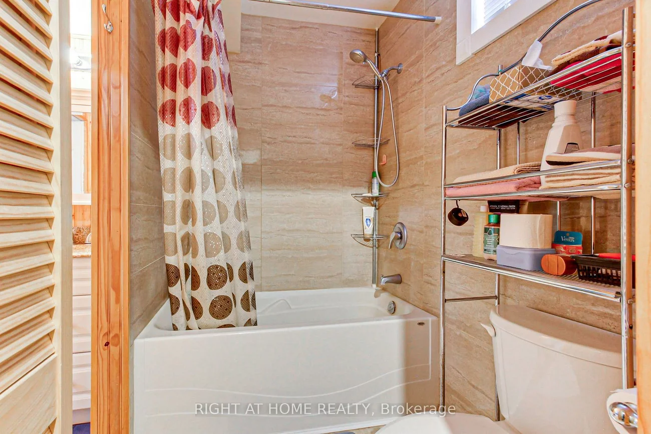 30, Kitimat, Aurora Heights, Aurora