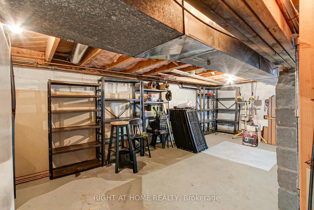 30, Kitimat, Aurora Heights, Aurora