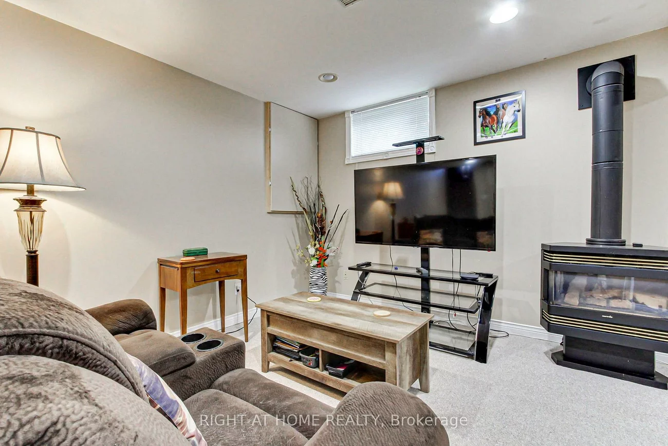 30, Kitimat, Aurora Heights, Aurora