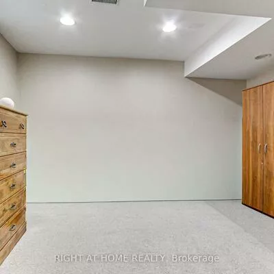30, Kitimat, Aurora Heights, Aurora