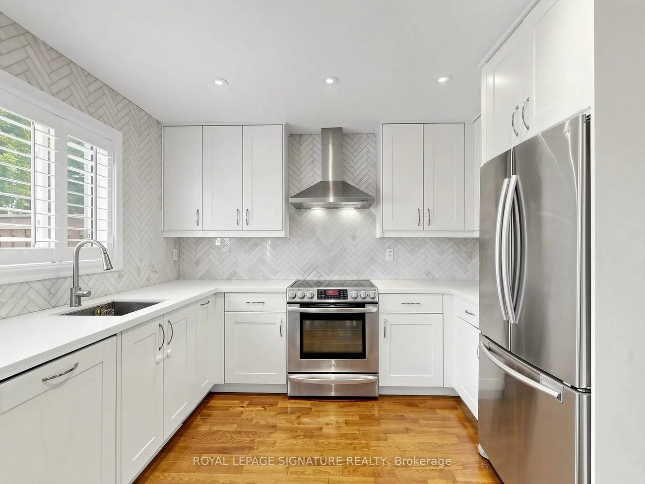 81, Pinnacle, Bayview Wellington, Aurora