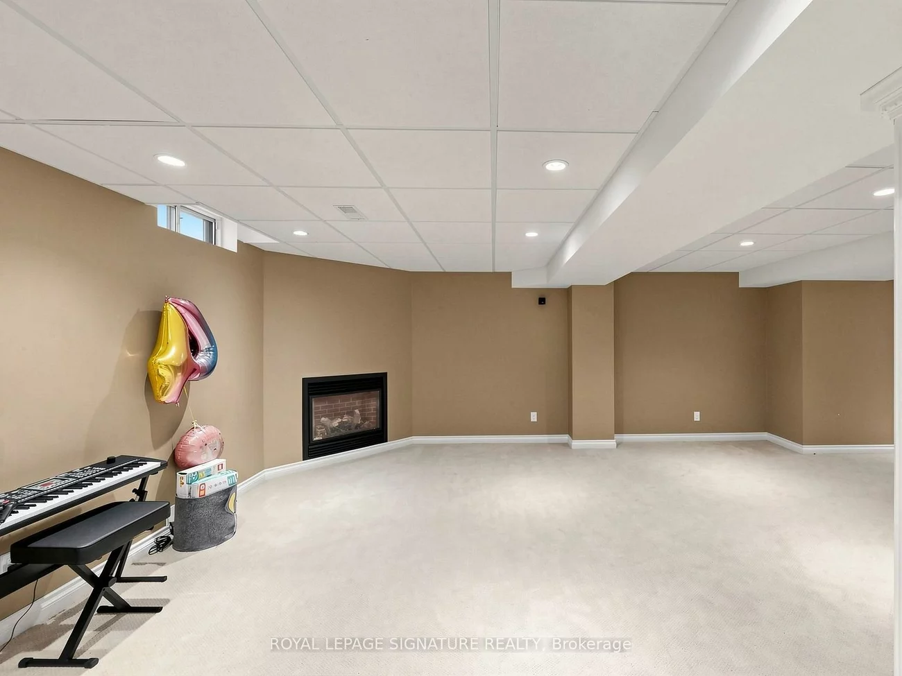 81, Pinnacle, Bayview Wellington, Aurora