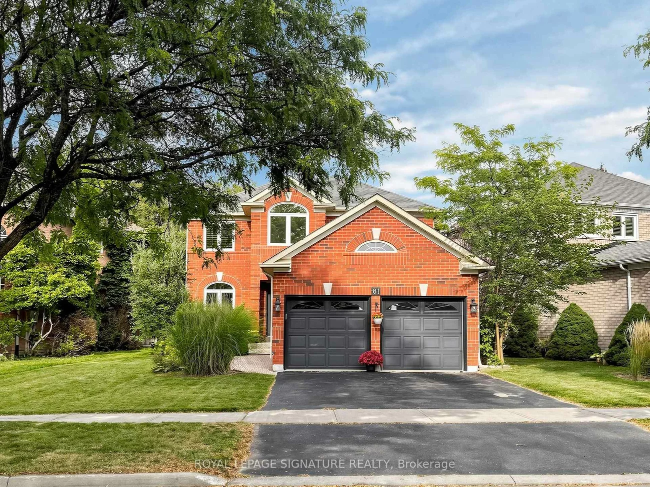 81, Pinnacle, Bayview Wellington, Aurora