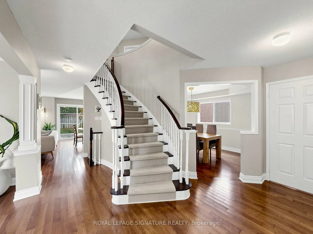 81, Pinnacle, Bayview Wellington, Aurora