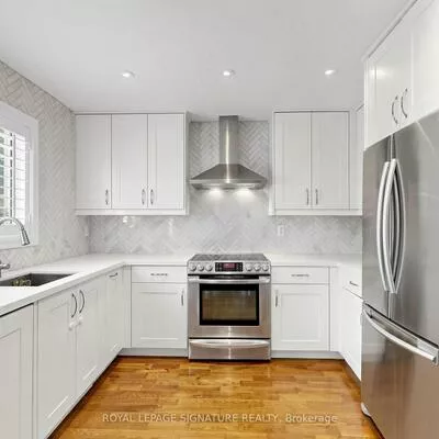 81, Pinnacle, Bayview Wellington, Aurora