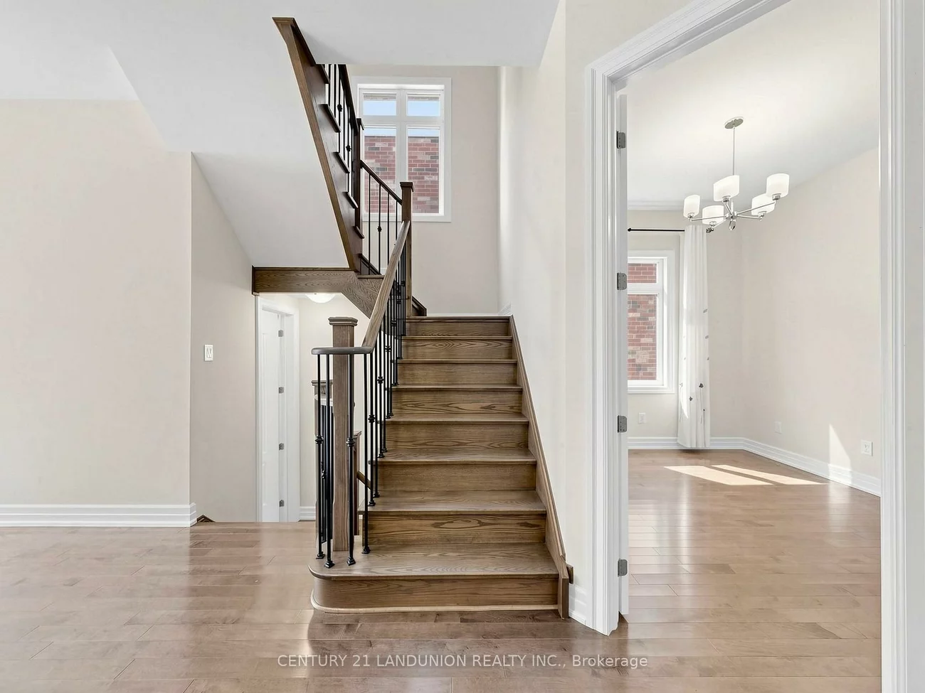 254, Touch Gold, Bayview Southeast, Aurora