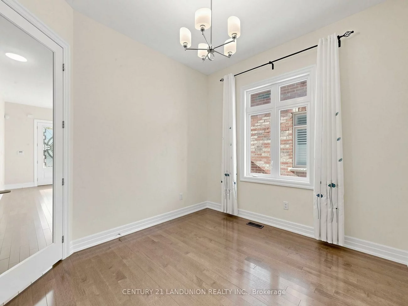 254, Touch Gold, Bayview Southeast, Aurora