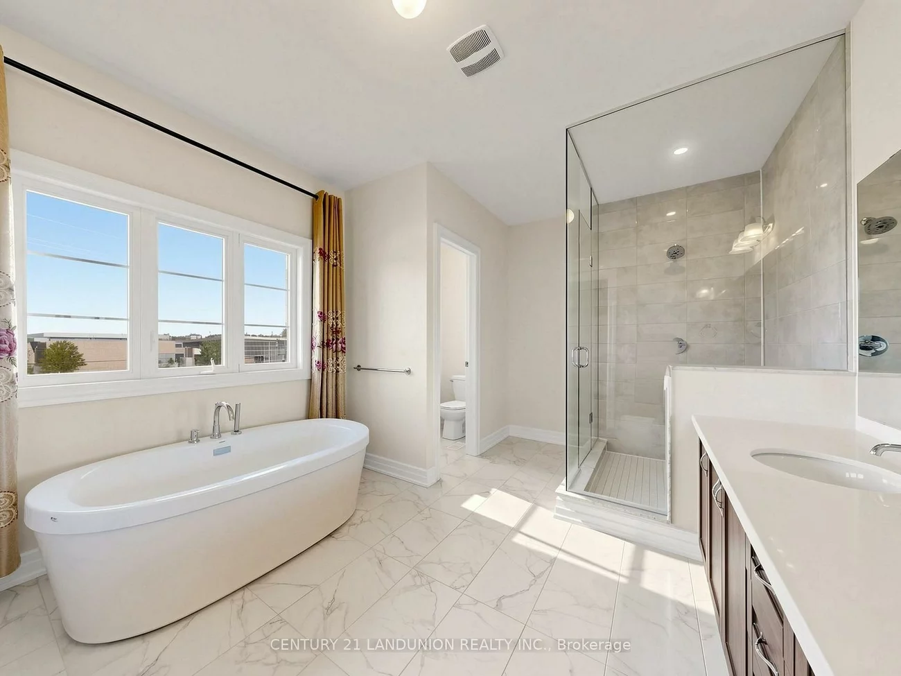 254, Touch Gold, Bayview Southeast, Aurora
