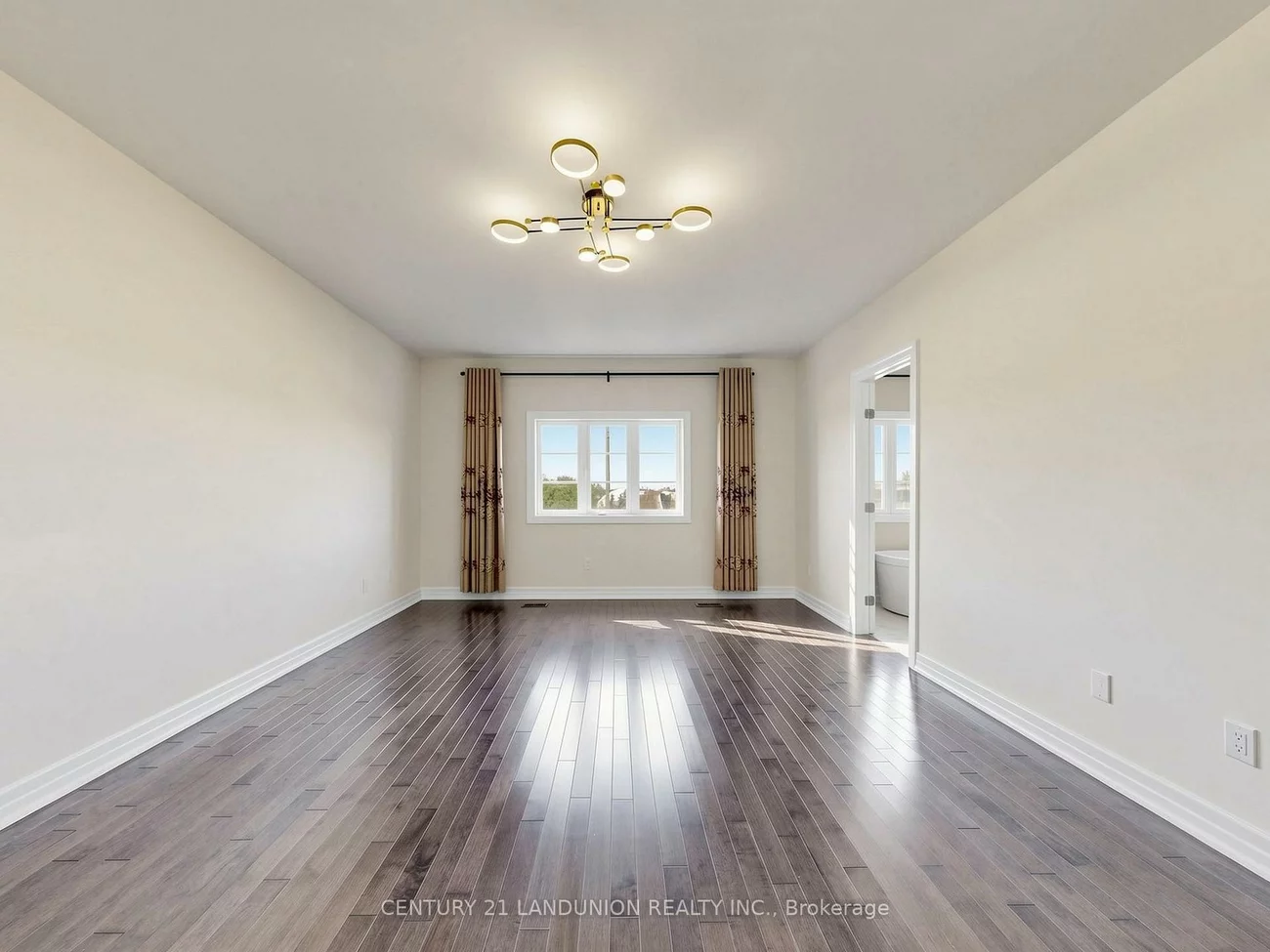 254, Touch Gold, Bayview Southeast, Aurora