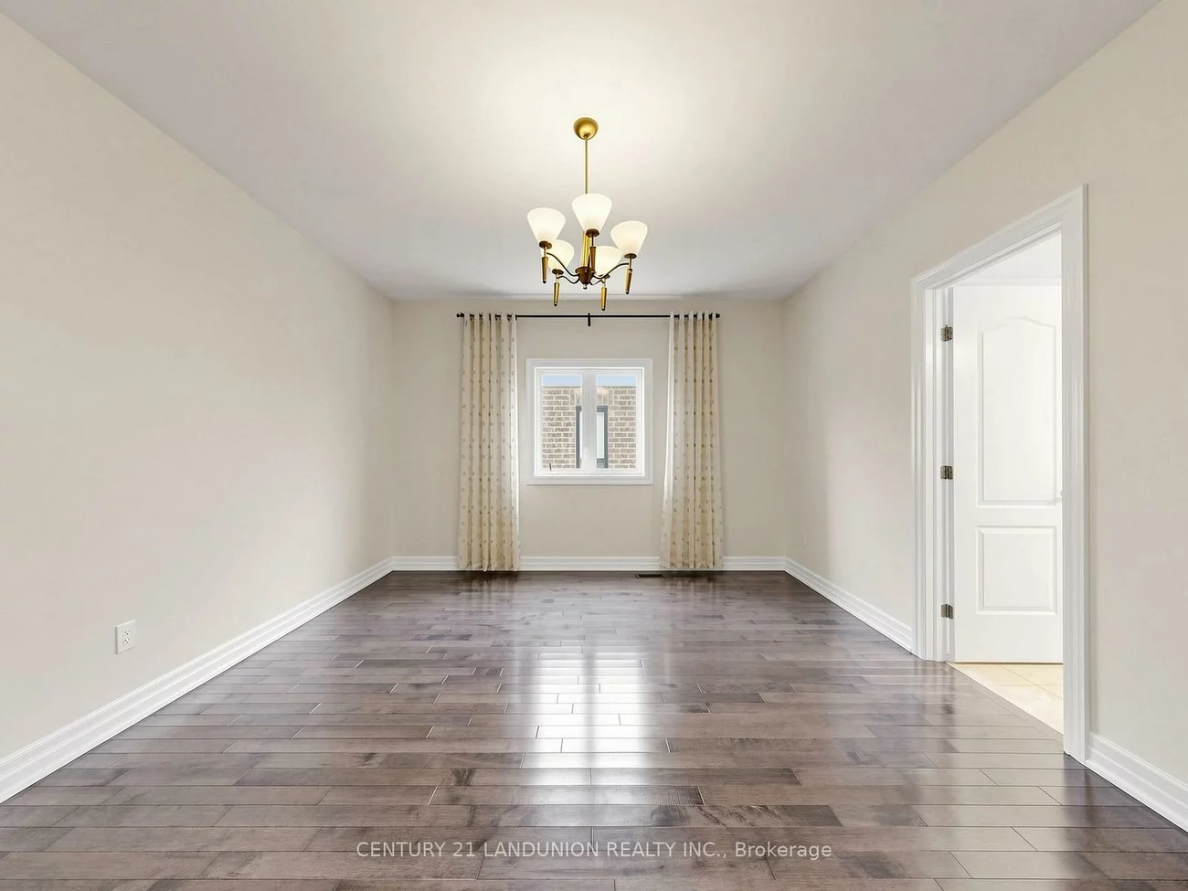 254, Touch Gold, Bayview Southeast, Aurora