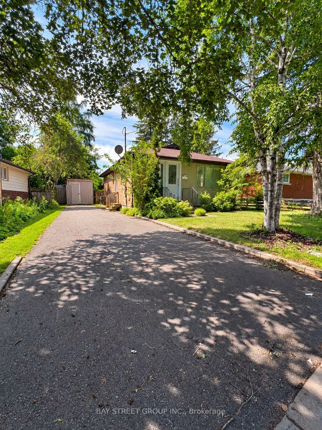 65, Dunning, Aurora Village, Aurora