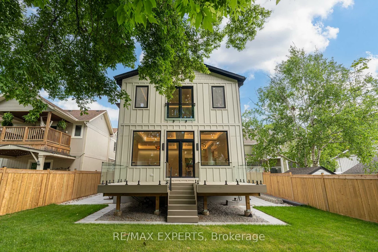 84, Mosley, Aurora Village, Aurora